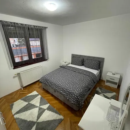 Deja Vu Apartment